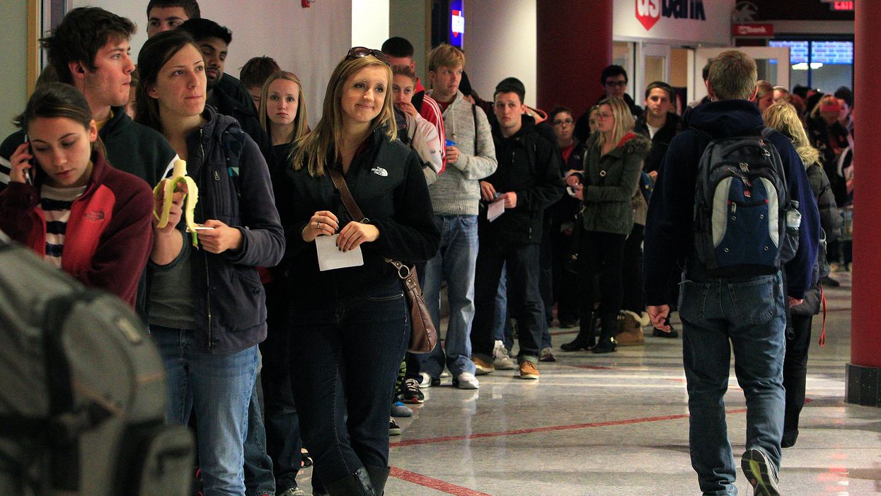 A line of voters
