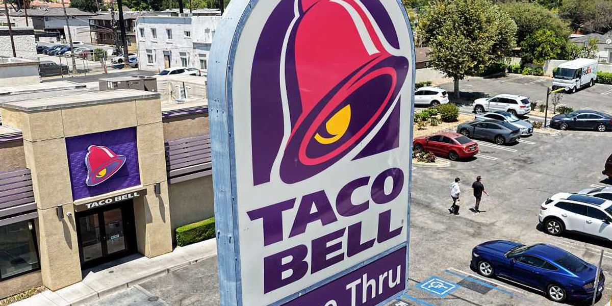 Taco Bell Lettuce Outbreak Exposes Gaps in U.S. Food Surveillance