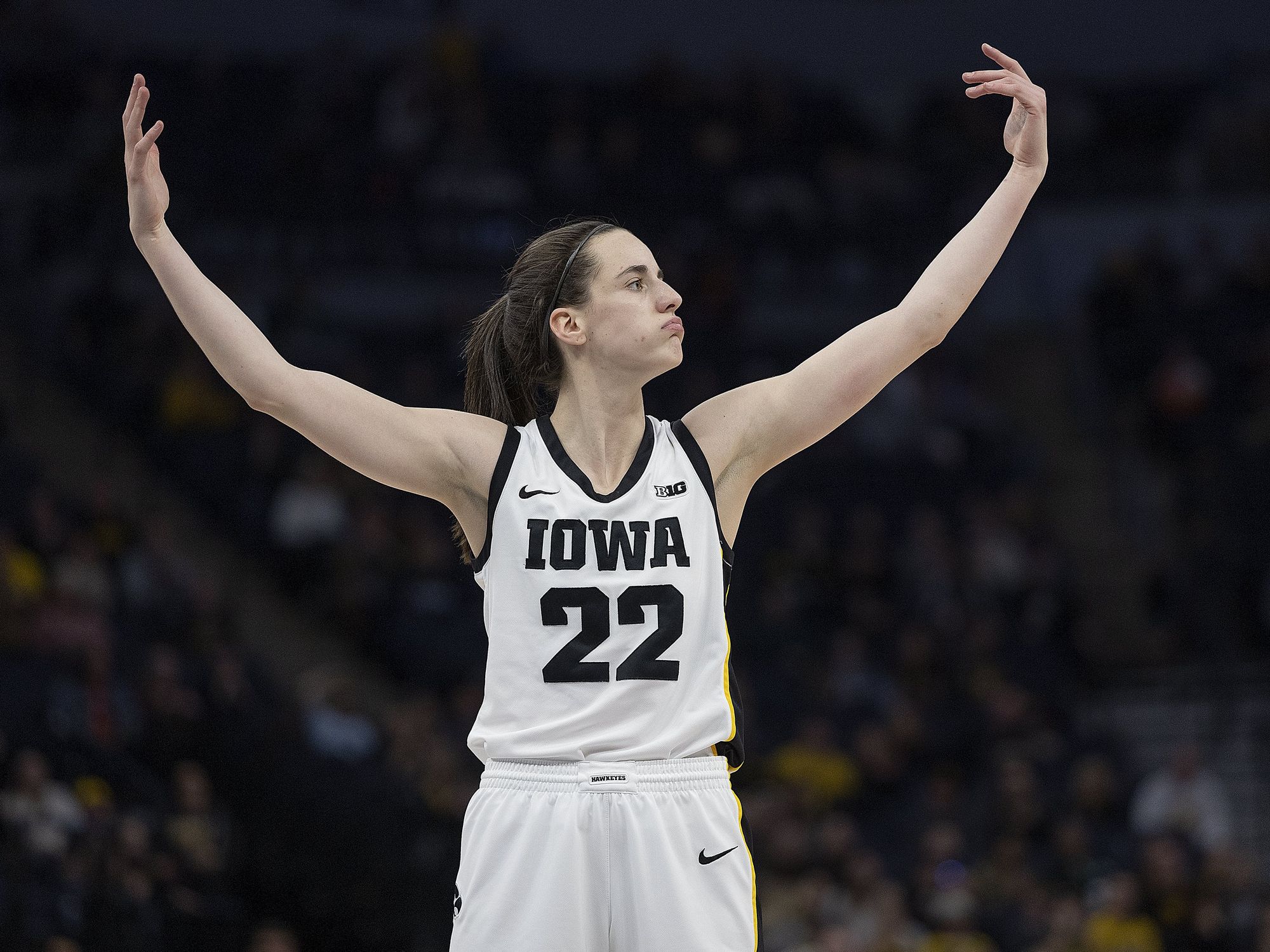 Caitlin Clark never plays small