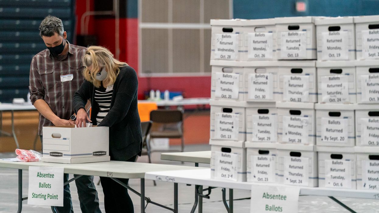 Counting absentee ballots in Wisconsin