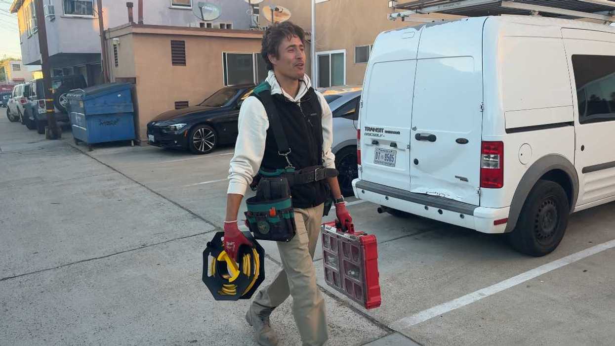 Electrician Gabriel Farías