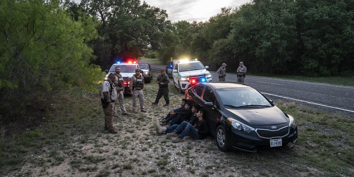 Illegal immigrants detained in Texas