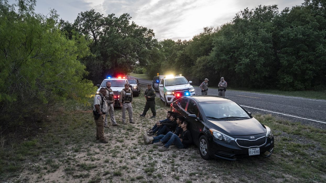 Illegal immigrants detained in Texas