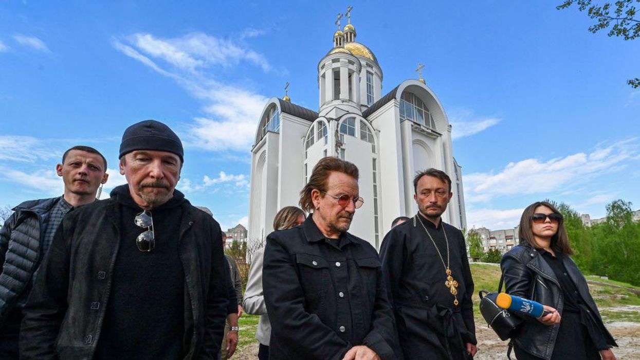 This time will pass: Bono shows some solidarity with Ukraine