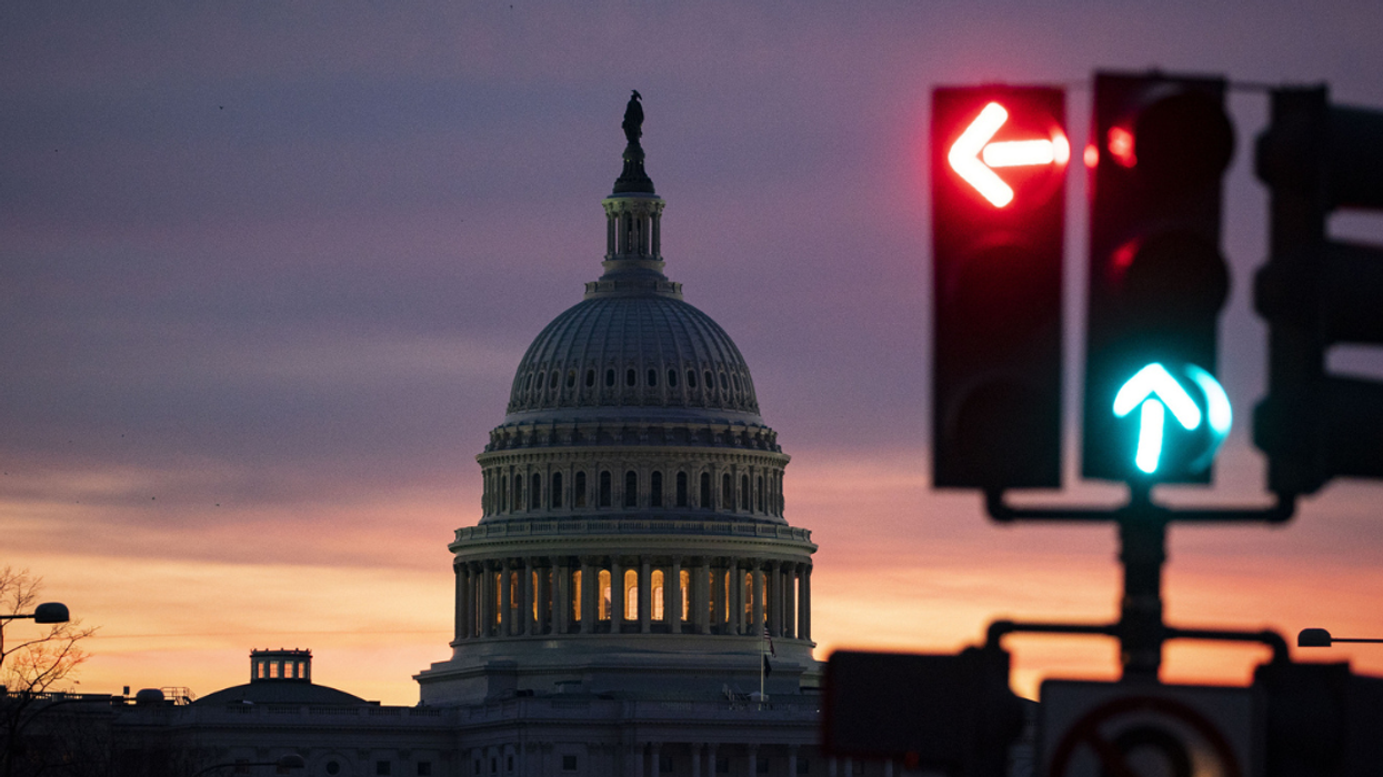 Efforts to fix Congress gain traction