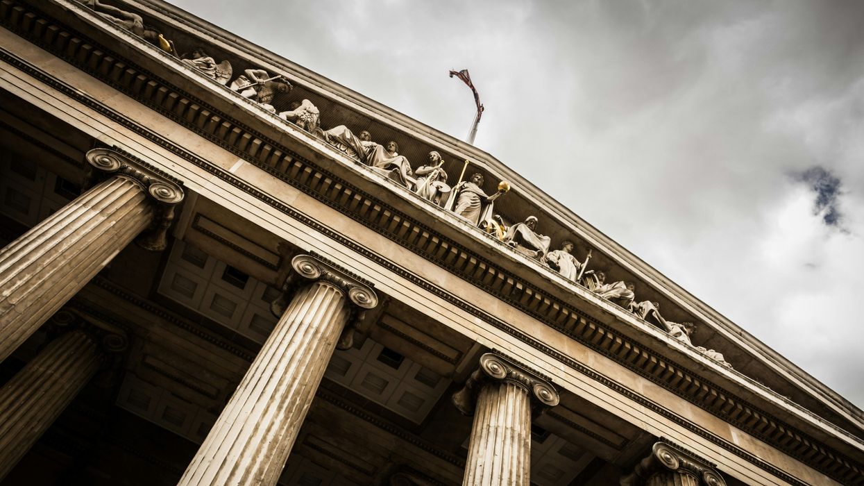 Legal community comes to the defense of the law against Trump's executive order blitz