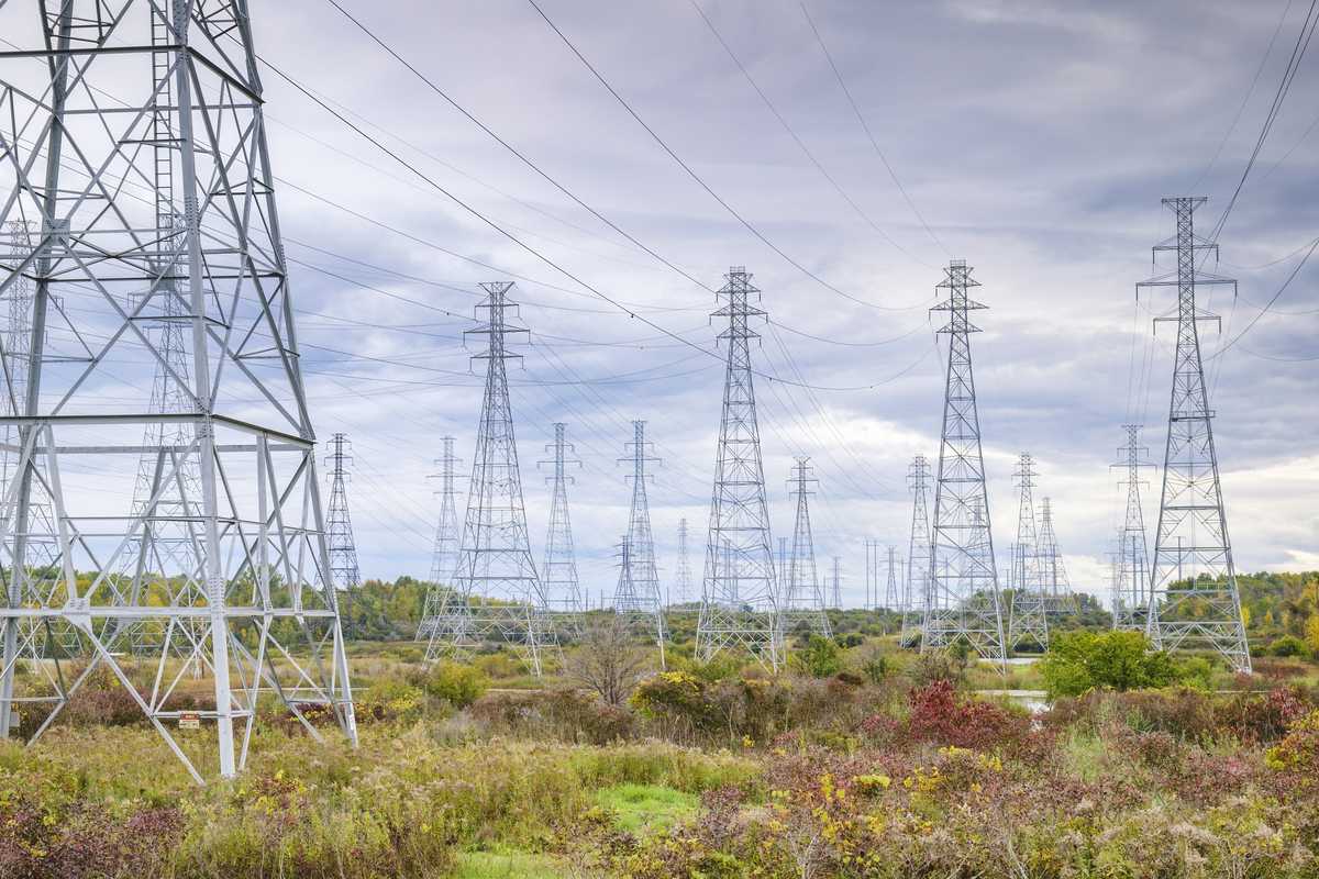 Trump’s Energy Promise Collapses as Electricity Bills Keep Rising