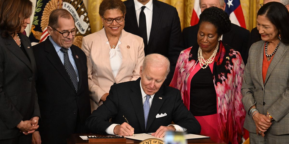 President Biden signs executive order on police reform