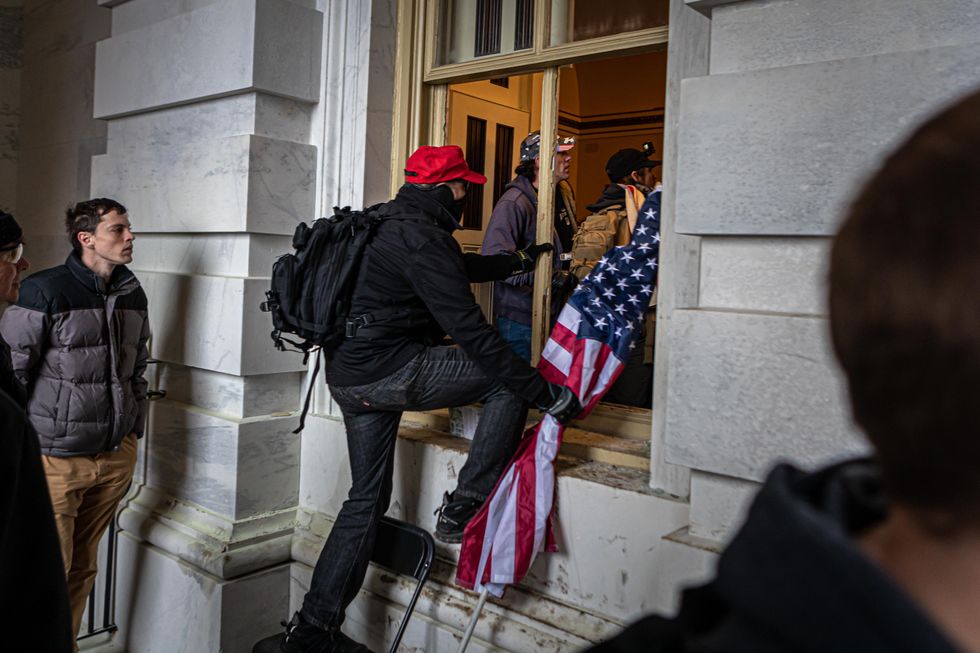 Rioters enter Capitol through broken window