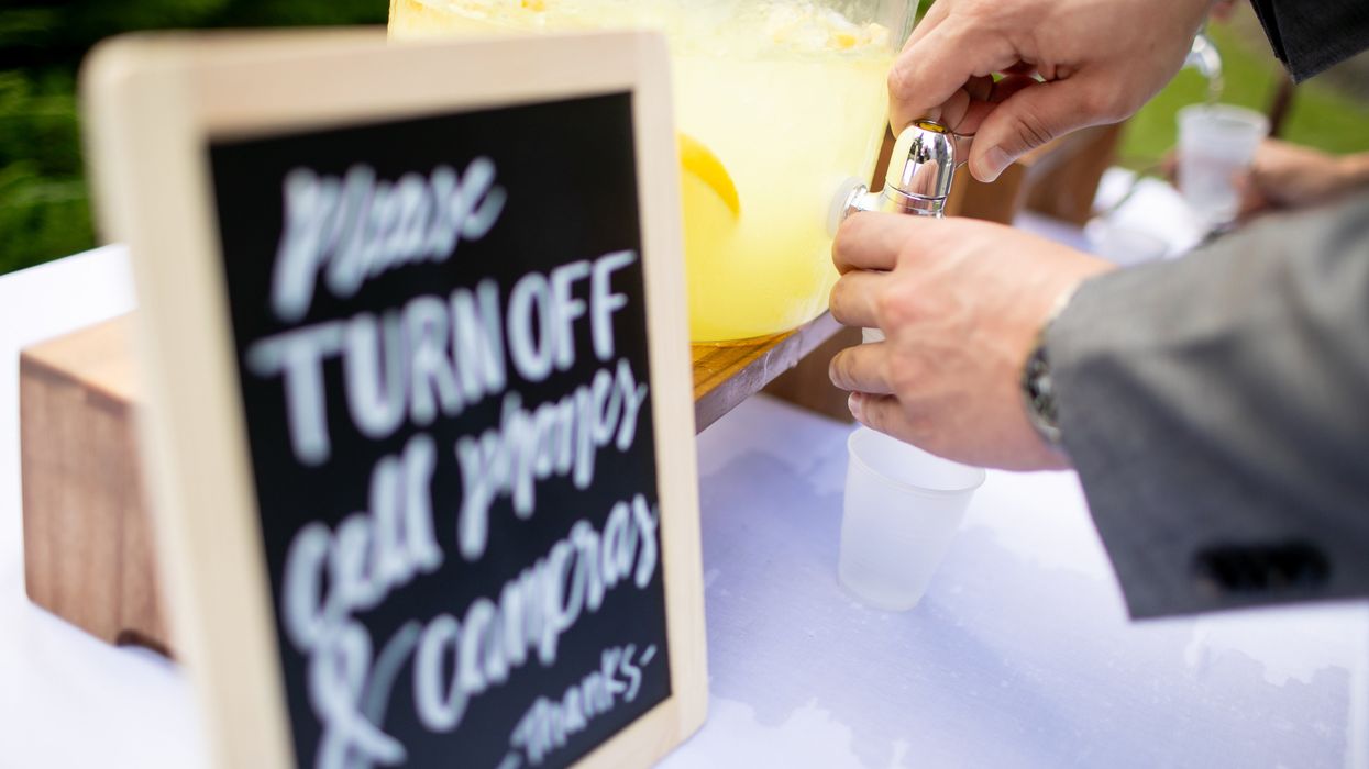 Sign asking people to turn off cell phones