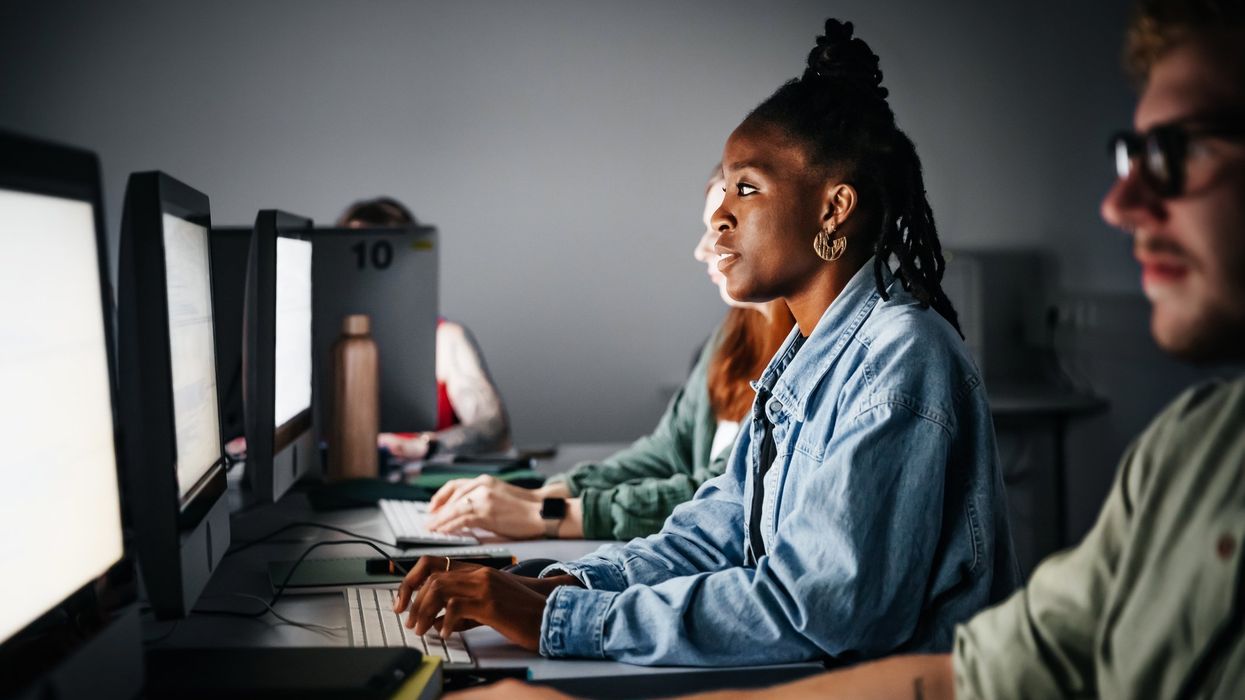 AI is Fabricating Misinformation: A Call for AI Literacy in the Classroom