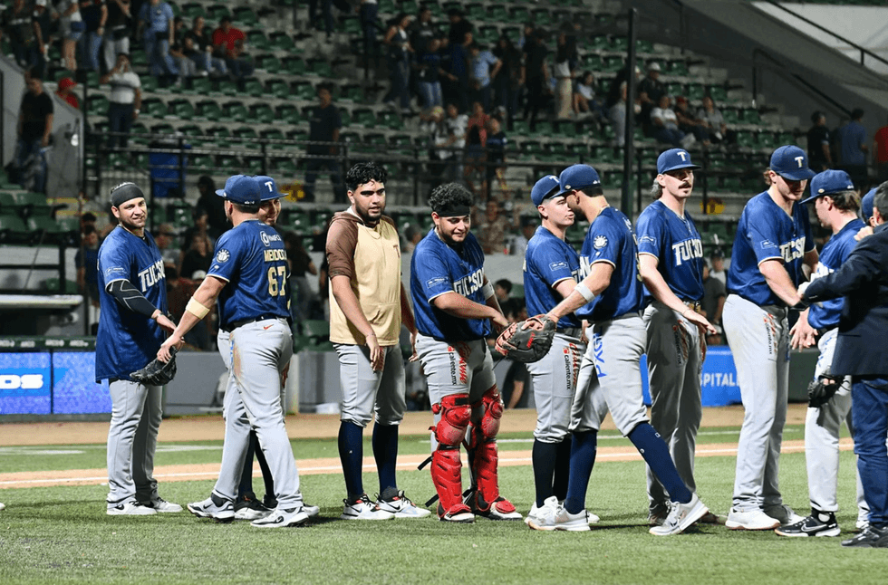The Tucson baseball team after a game against the Algodoneros de Guasave.
