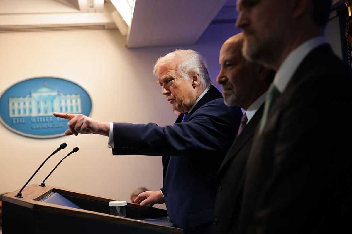 “Pulling Donald Trump’s Teeth”