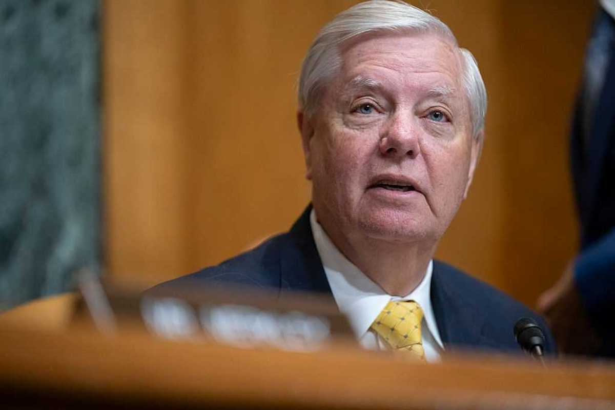 Sen. Lindsey Graham Dies at 71, Leaving a Complex Political Legacy