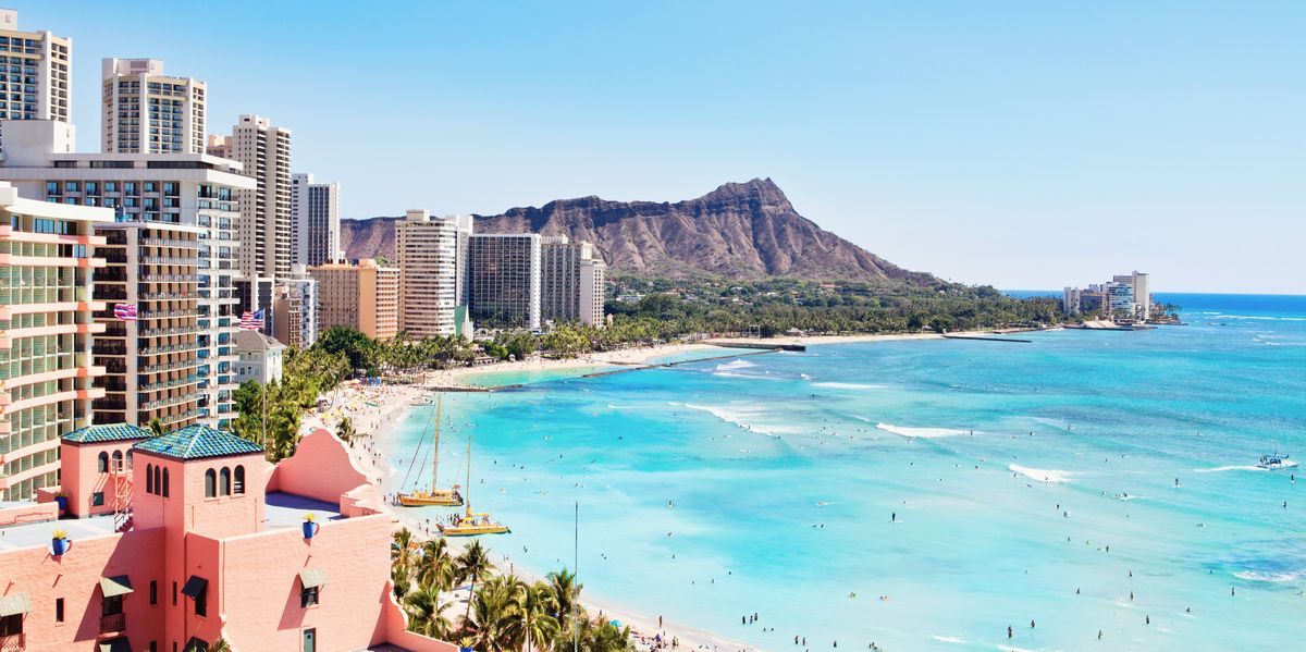 Waikiki Beach and Diamond Head resorts in Oahu, Hawaii