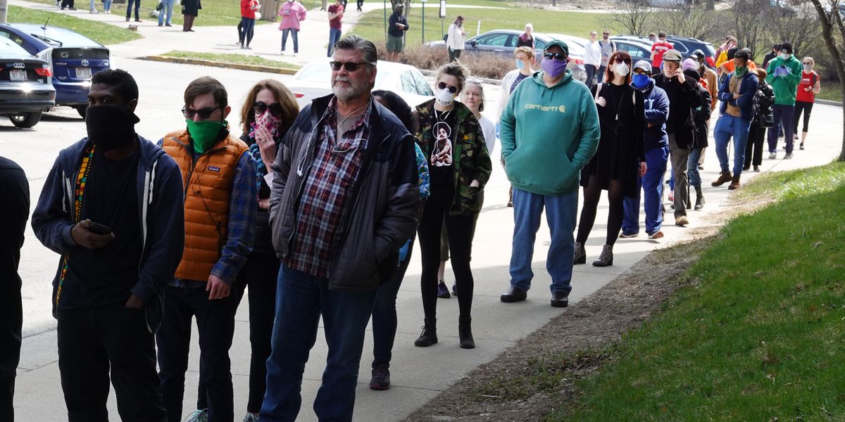 Wisconsin voters in a long line during pandemic