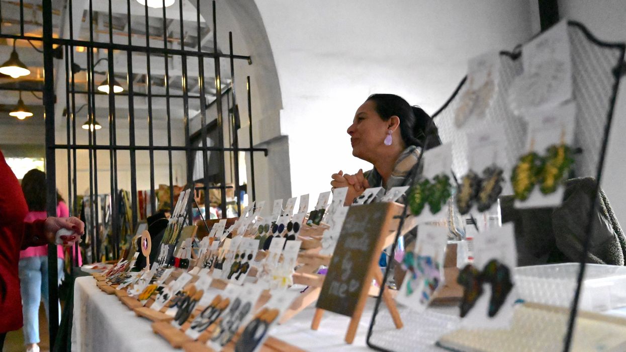 Women selling jewelry